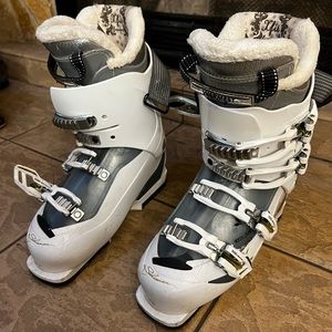 SALOMON DIVINE CRUISE SKI BOOTS WOMEN'S